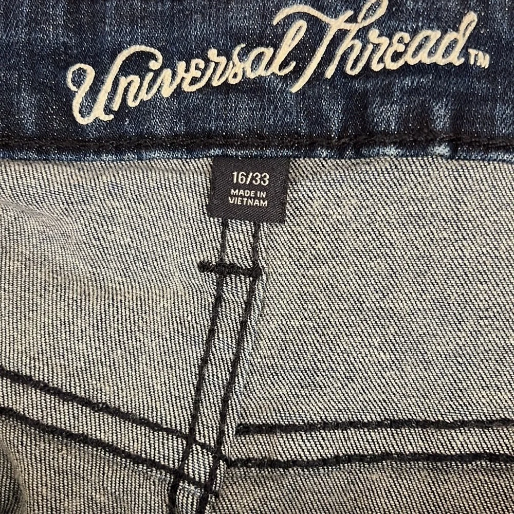 Universal Thread ladies shorts - Picture 3 of 6